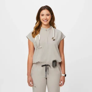Women's Rafaela Oversized Scrub Top - Bone • FIGS